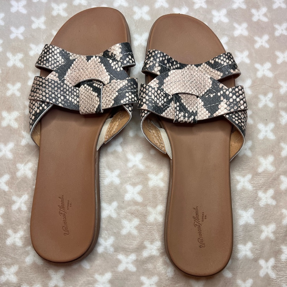 Universal Thread Snakeskin Sandals 9